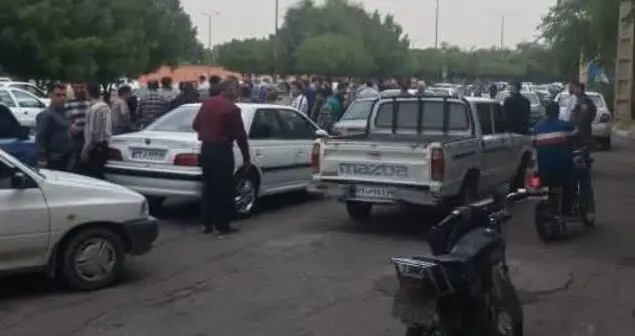 ببینید | اقدام عجیب و خسارت بار شهردار دزفول پس از قطعی برق به دلیل بدهی میلیاردی: مسدودسازی ورودی اداره برق شهر!
