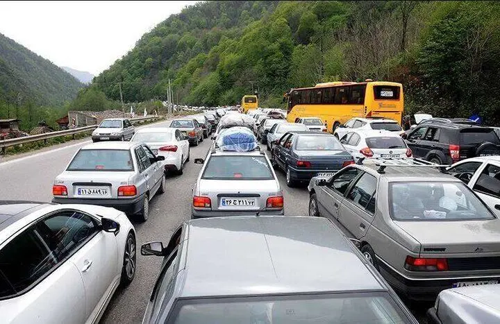 وضعیت ترافیکی جاده‌های شمال؛ توصیه‌های ایمنی رانندگی در برف