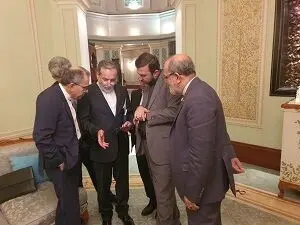 در دور اول، ویتکاف و عراقچی ۴۵ دقیقه با یکدیگر گفتوگو کردند | در دور دوم مذاکرات، ممکن است مقامات ایرانی و آمریکایی در یک اتاق باشند