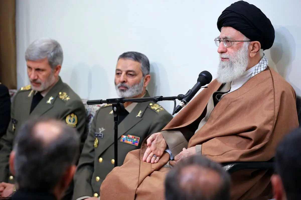 نیروی دریایی ارتش مظهر اقتدار ملت ایران در دریا باشد