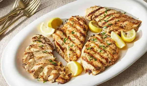طرز تهیه استیک مرغ گریل آبدار و خوش‌طعم