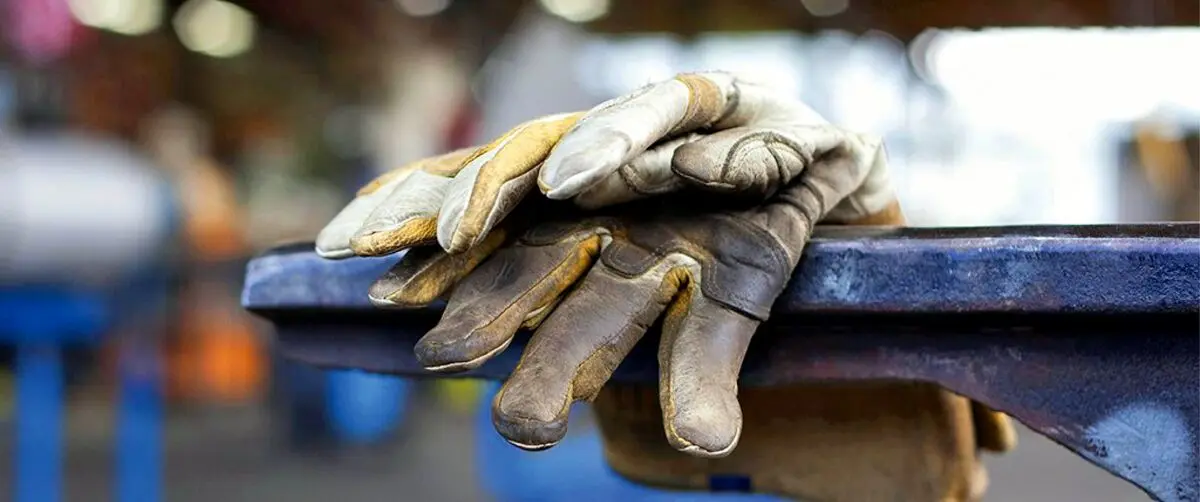 بیمه بیکاری به چه کسانی تعلق می گیرد؟