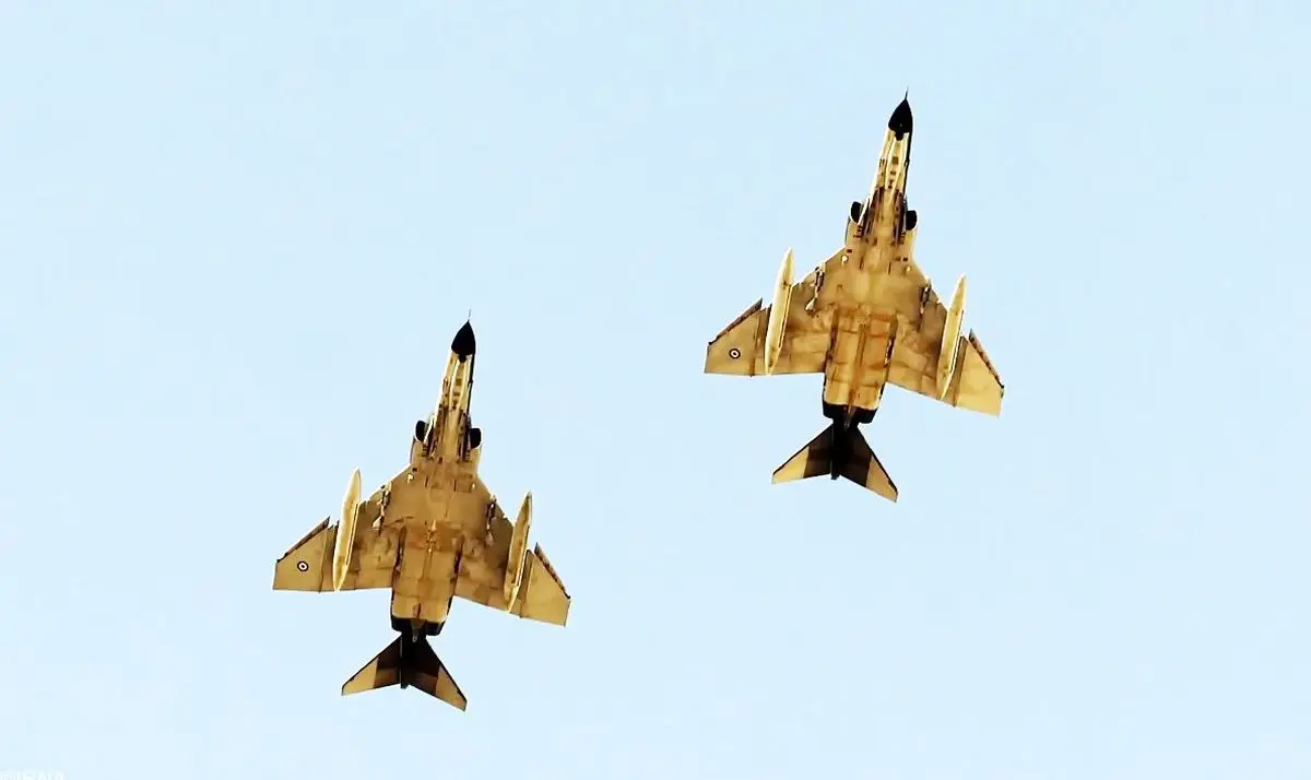 تمرین مشترک نیروی هوایی ارتش و سپاه در آب های نیلگون خلیج فارس