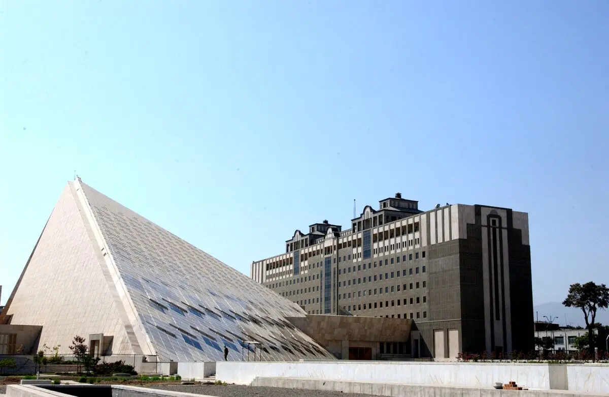ممنوعیت خرید و فروش ارز خارج از صرافی‌ ها