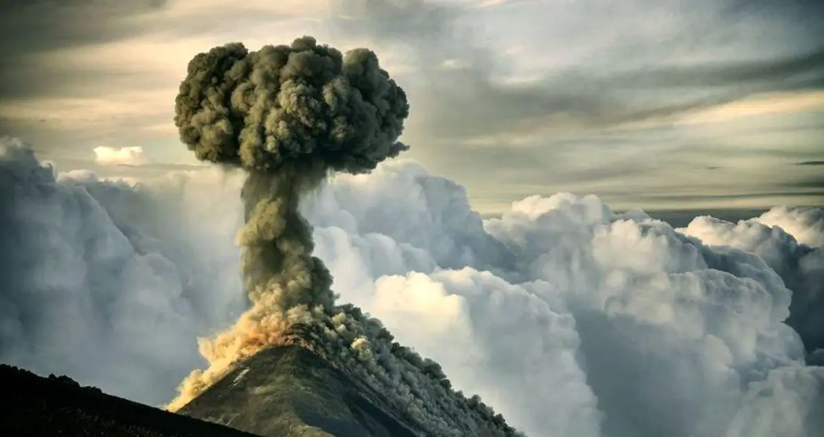 نمایی متفاوت از آتشفشان فوئه‌گو + تصویر