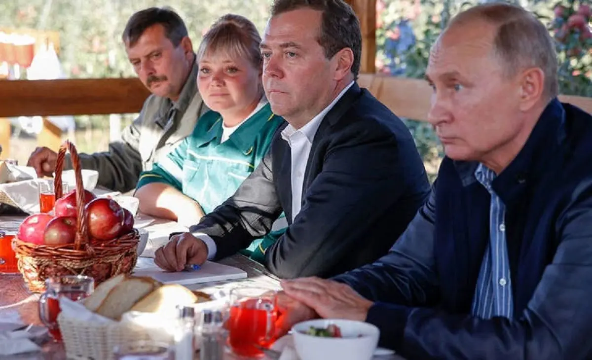 تصاویر جالب از بازدید پوتین از یک باغ سیب