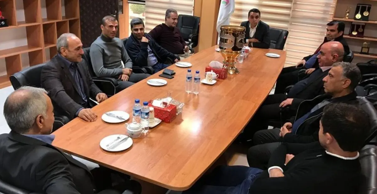 تحویل جام قهرمانی سوپرجام به پرسپولیس | رسانه خبری اینتیتر رسانه خبری اینتیتر