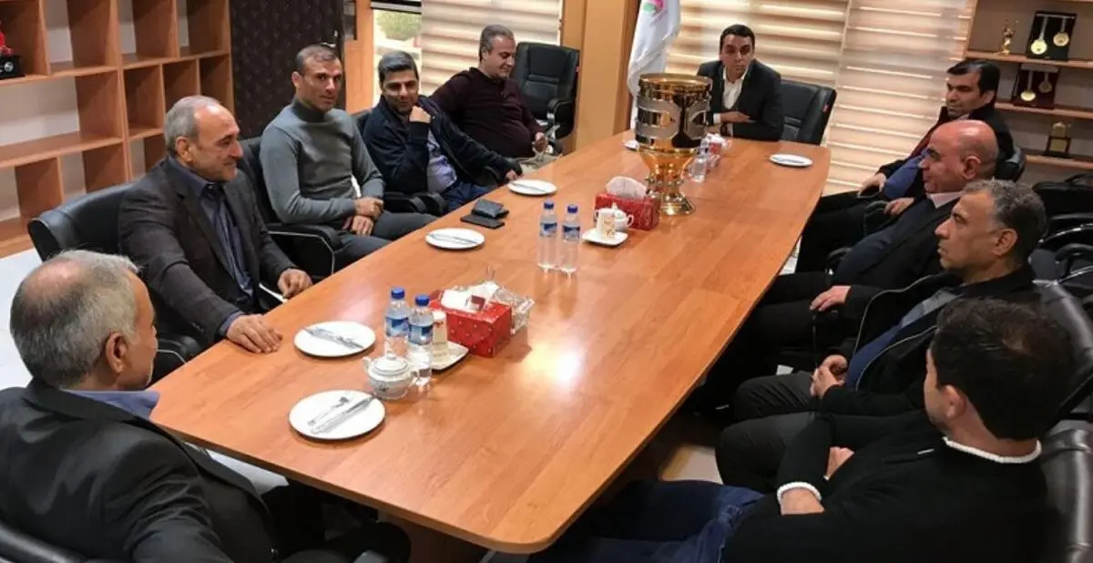 تحویل جام قهرمانی سوپرجام به پرسپولیس | رسانه خبری اینتیتر رسانه خبری اینتیتر