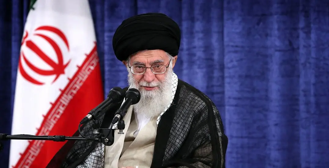 همان‌طور که شهدایتان به اسلام خدمت کردند شما هم خدمت کنید