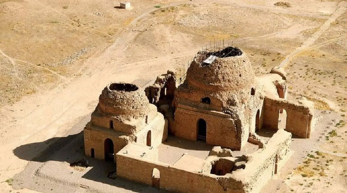 گردش در بزرگترین کاخ آجری ایران + تصاویر