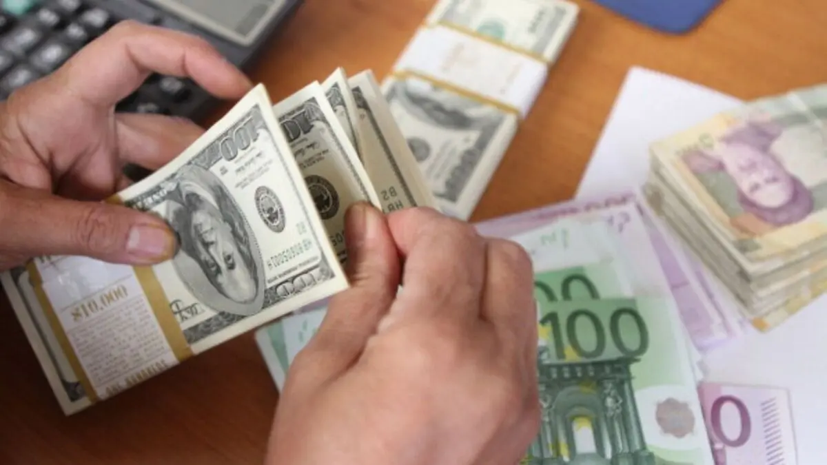 افزایش مجدد قیمت ارز در صرافی های دولتی / دلار ۱۱۸۰۰ تومان شد