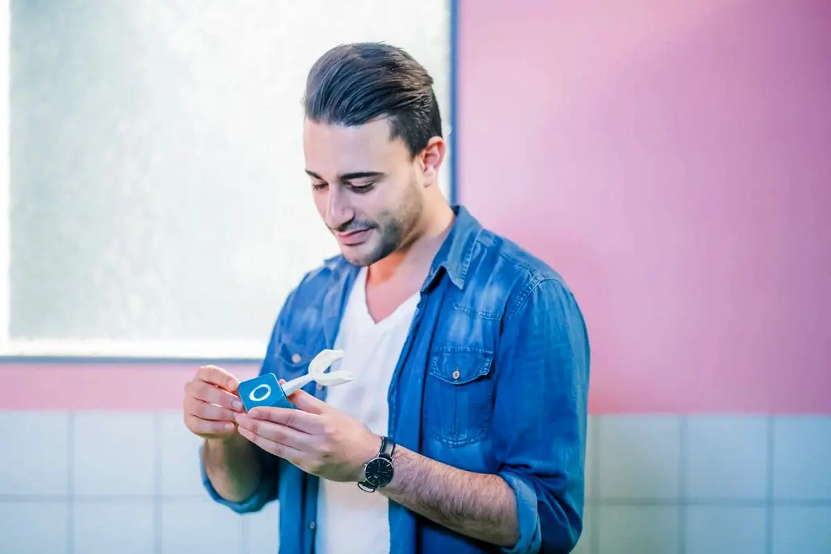 مسواکی هوشمند که ۱۰ ثانیه ای دندانهایتان را تمیز می کند