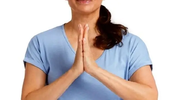 ۶ حرکت ساده و راحت در منزل برای کاهش استرس در این روزها