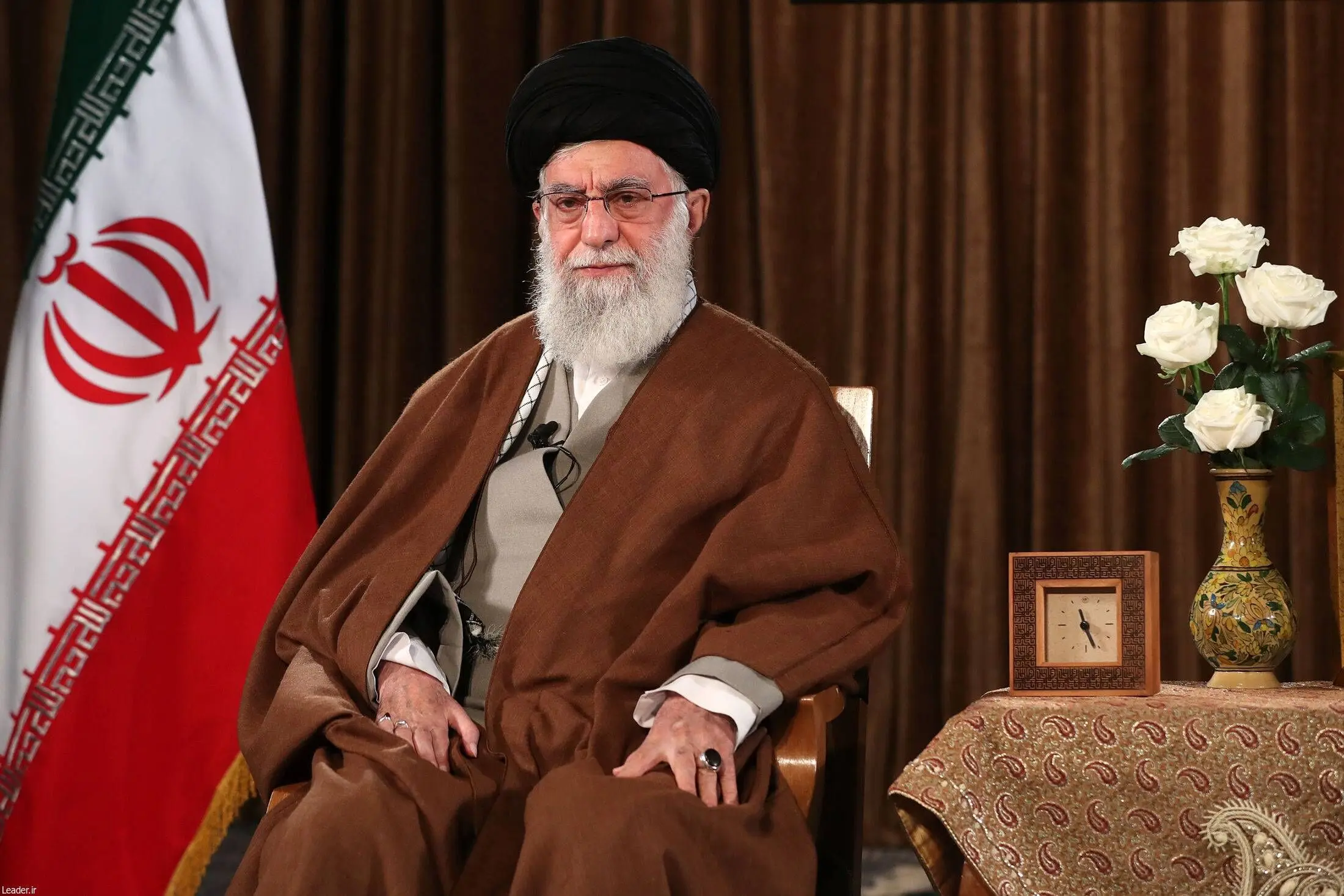 کدام عاقلی کمک آمریکا را که متهم به تولید ویروس است قبول می‌کند