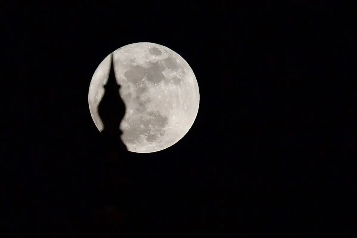 مشاهده اولین و بزرگترین اَبرماه سال ۹۹ در شامگاه امشب | رسانه خبری اینتیتر