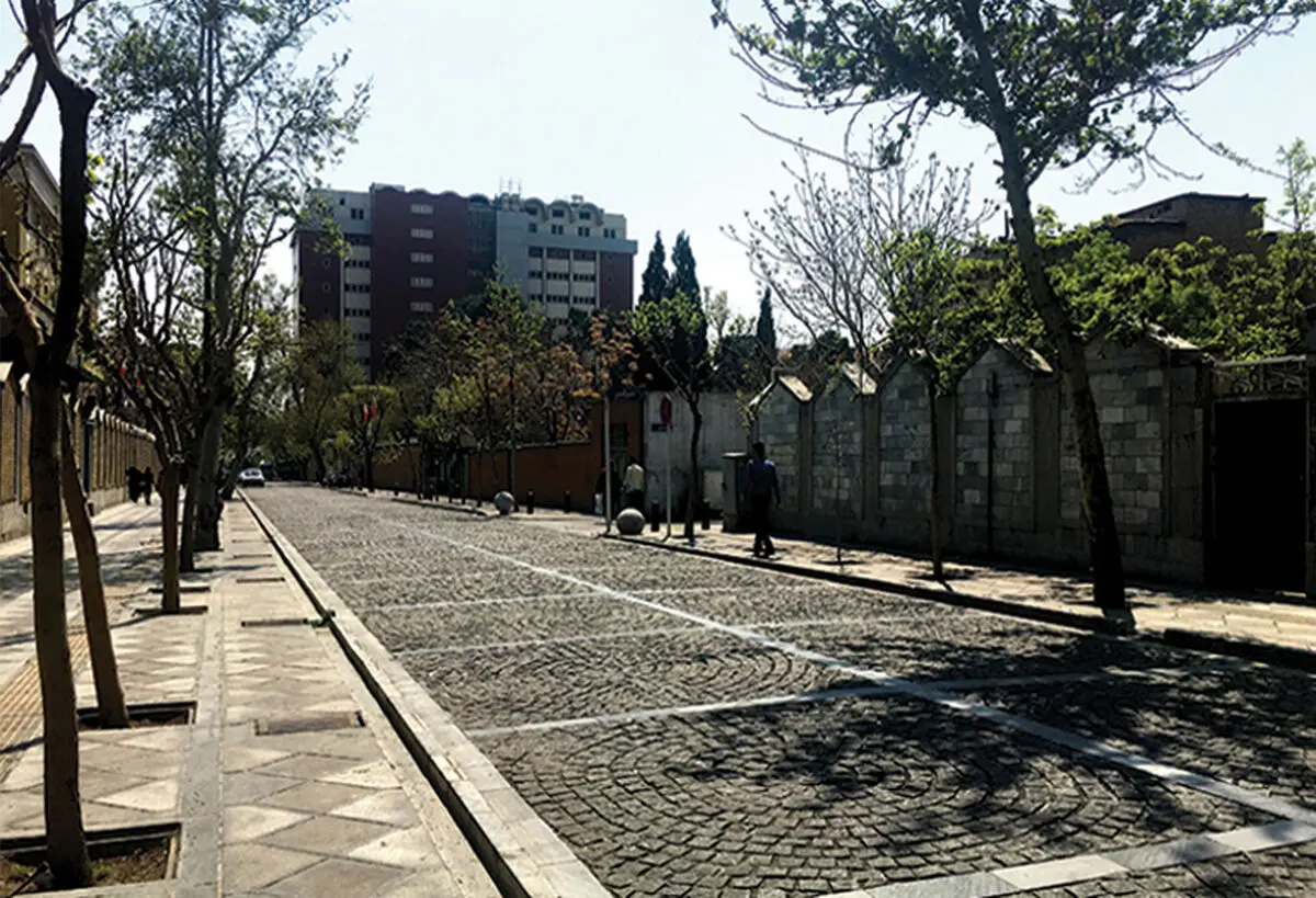 سرگذشت خیابان سی تیر به رشته تحریر درآمد