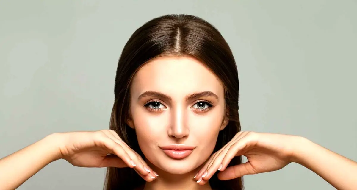 ۱۷ خاصیت روغن نارگیل برای پوست صورت و زیبایی مو