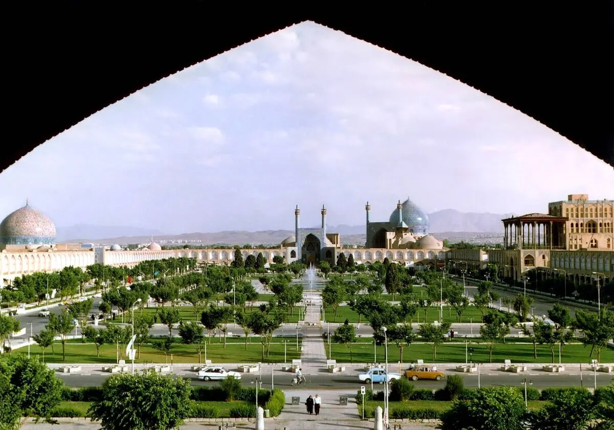 میراث اصفهان را با پنبه سر می‌برند ؟