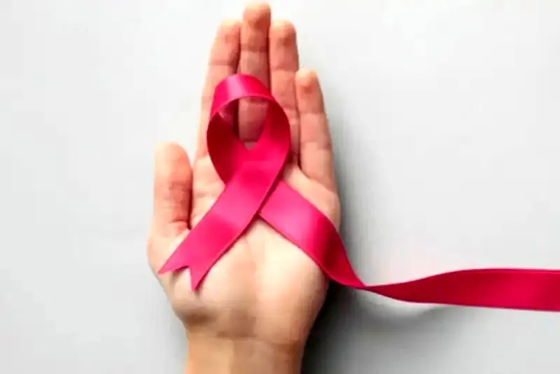 نشانه‌های اولیه سرطان سینه چیست؟
