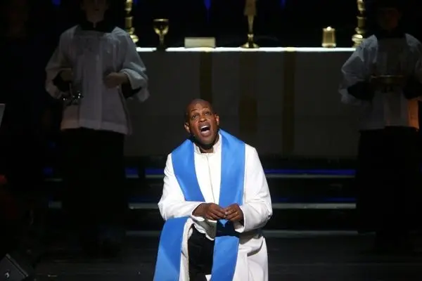 خبرفوری | خواننده مشهور به قتل رسید
