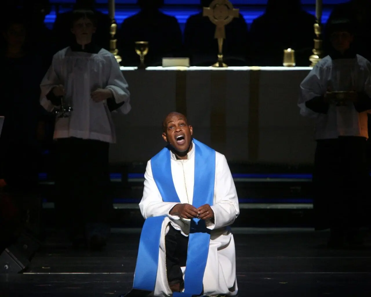 خبرفوری | خواننده مشهور به قتل رسید
