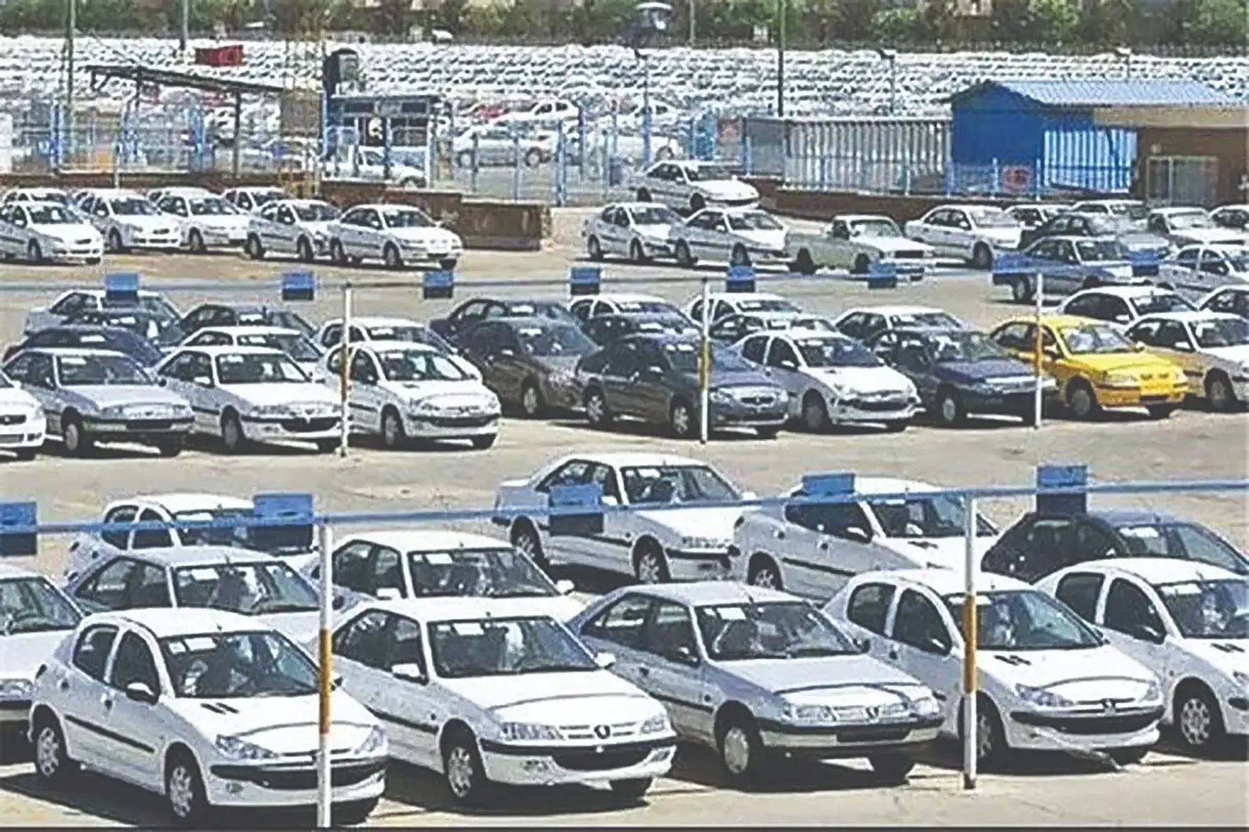سقوط آزاد قیمت‌ها در بازار خودرو + جدول