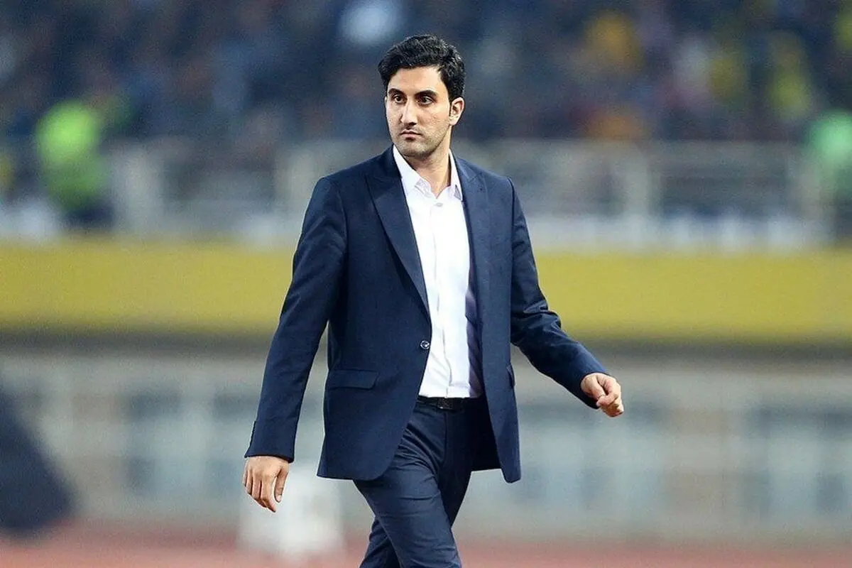 جنگ سپاهان و پرسپولیس بالا گرفت: ما هم باید داور بازنشسته استخدام می کردیم!