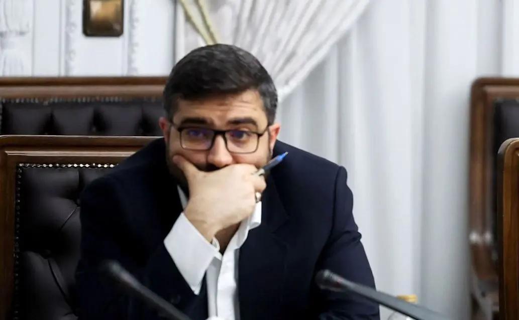 همسر معاون پزشکیان در یک سانحه رانندگی جان باخت
