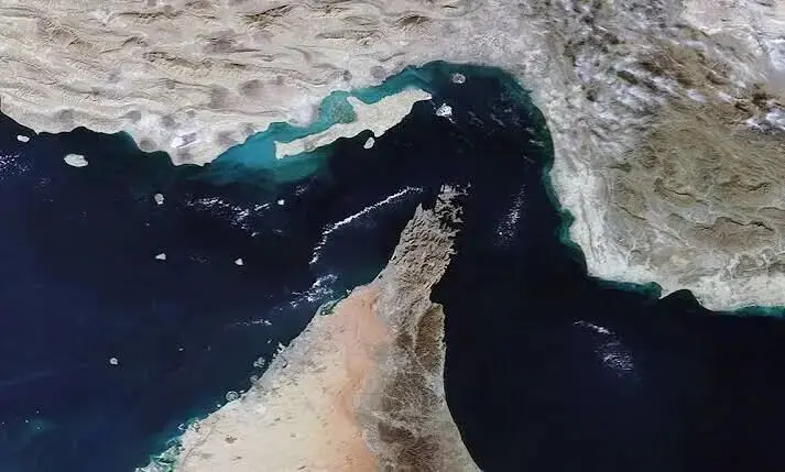 گزارش ۴ حادثه امنیتی در تنگه هرمز