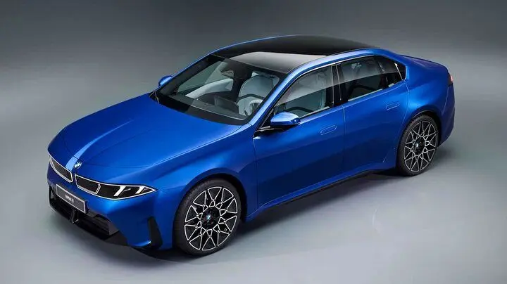 معرفی بی‌ام‌و i۳ مدل ۲۰۲۷ | فصل تازه‌ای از طراحی در سری ۳