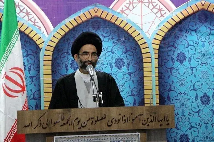 امام جمعه کاشان: آرزوی اخراج افغان‌ها را به گور خواهید برد!