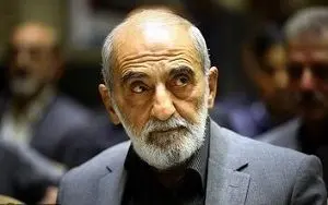 ناراحتی شریعتمداری از بی‌توجهی مسئولین به پیشنهاد بستن تنگه هرمز