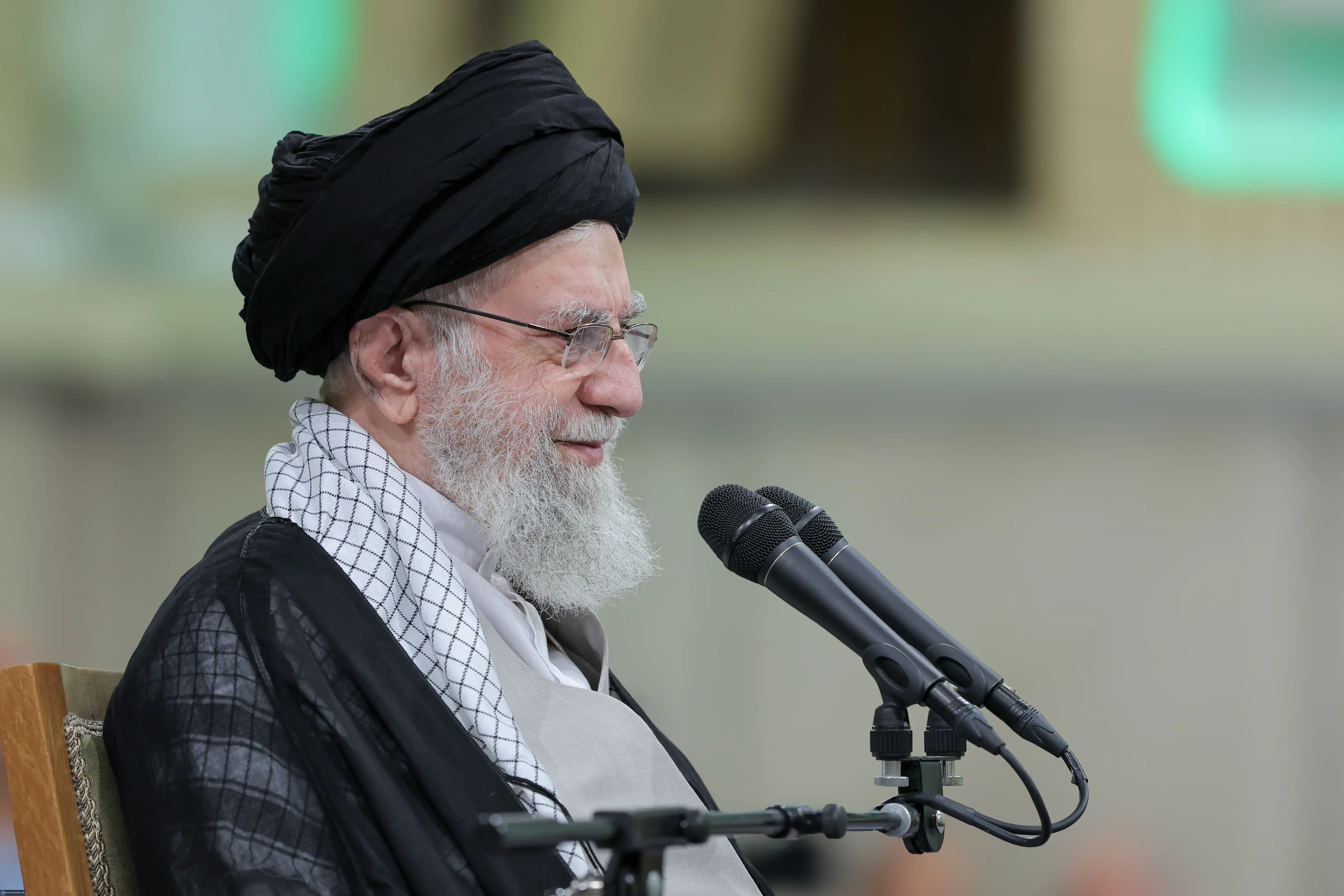 دیدار معلمان با رهبر انقلاب
