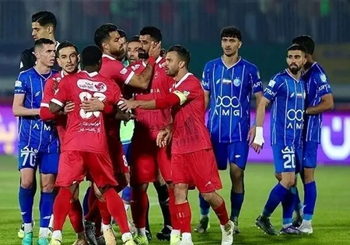 مهاجم استقلال به اوریه توهین نژادپرستانه کرد؟ | لب‌خوانی فحش بازیکن پرسپولیس به آدان دردسرساز می‌شود؟