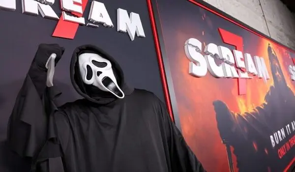 تجمع معترضان حامی فلسطین مقابل فرش قرمز «جیغ ۷» در لس‌آنجلس؛ درخواست برای تحریم پارامونت