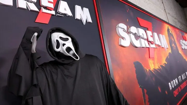 تجمع معترضان حامی فلسطین مقابل فرش قرمز «جیغ ۷» در لس‌آنجلس؛ درخواست برای تحریم پارامونت