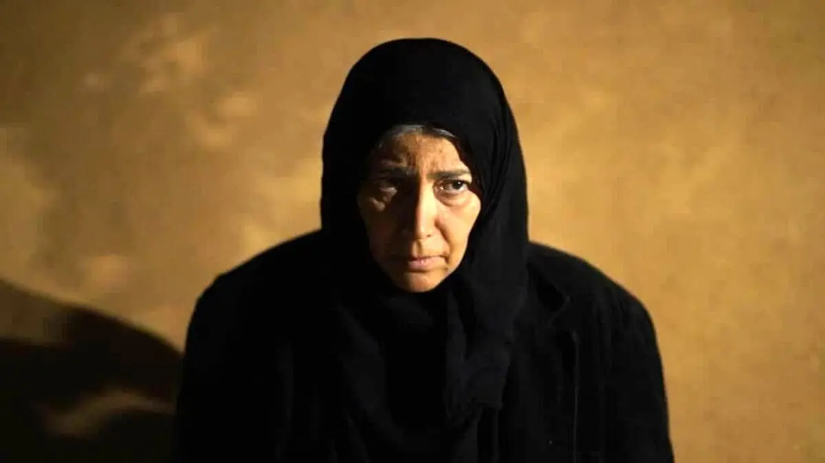 بازیگر نقش فرمانده زن داعشی در سریال «سقوط»، مقابل دوربین ابراهیم حاتمی‌کیا می‌رود