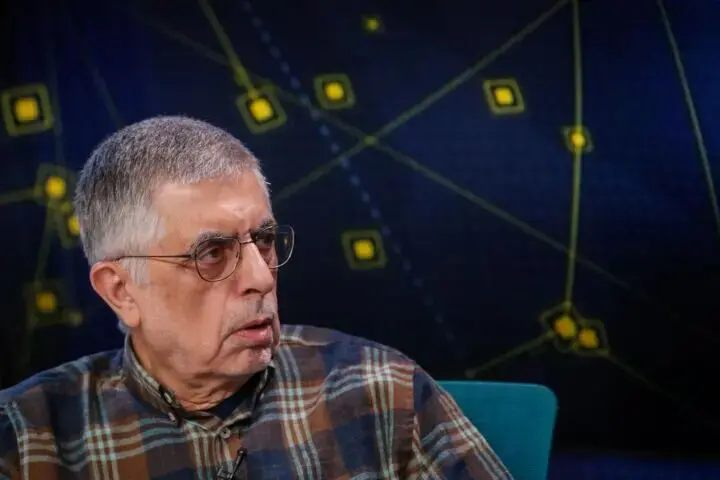 انتقاد تند از صدا و سیما: لااقل فردی را می آوردید که بتواند با کرباسچی مناظره
کند