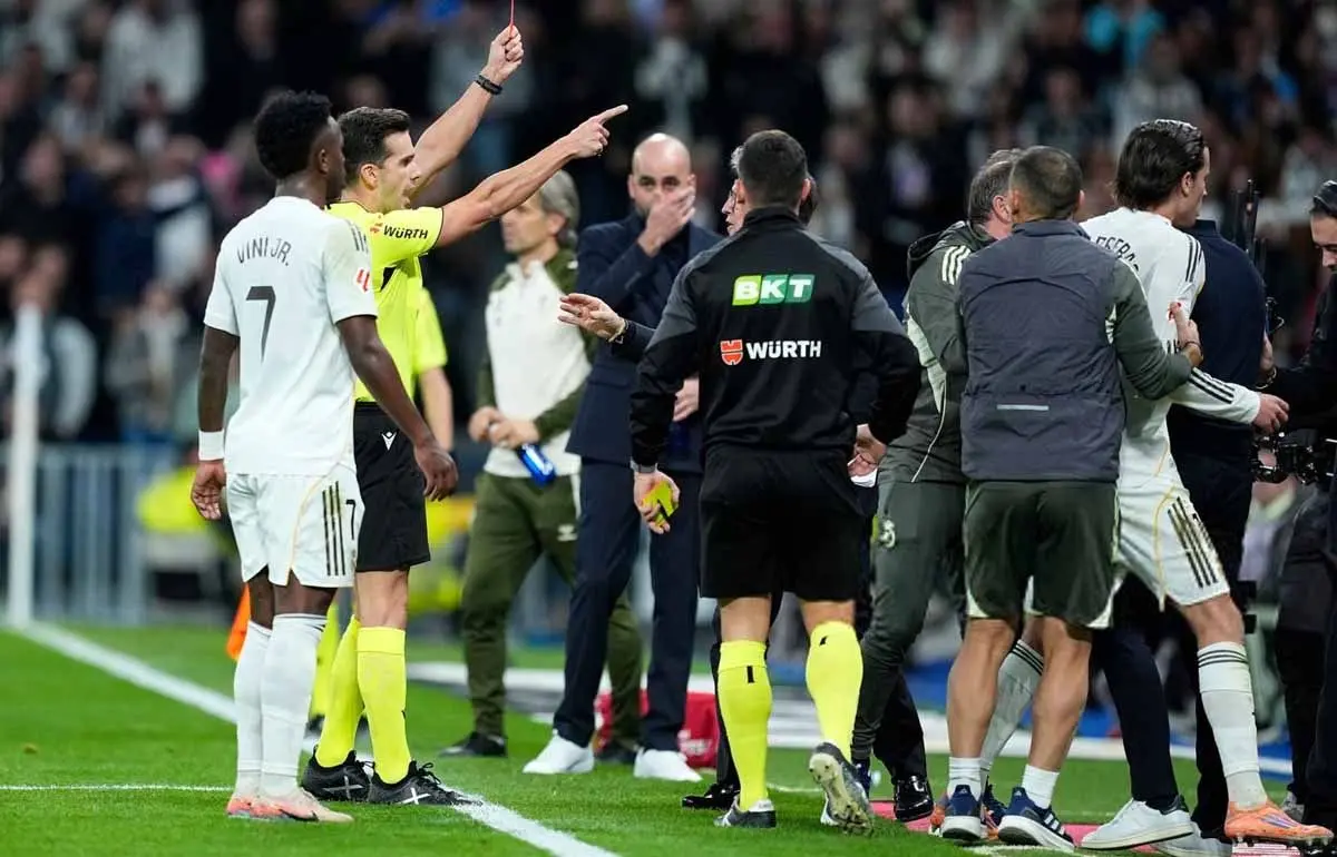 دلیل اخراج آلوارو کارراس مقابل سلتاویگو مشخص شد
