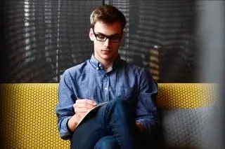 هوش مصنوعی وارد اتاق مشاوره مدارس شد؛ روان‌شناسان مدرسه چگونه از AI استفاده می‌کنند؟