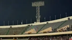 علت قطع برق یکی از نورافکن های ورزشگاه آزادی چه بود؟