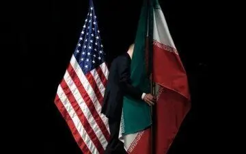 ماجرای پرتاب خودکار توسط سیدعباس عراقچی به سمت جان کری وزیر امور خارجه آمریکا در مذاکرات هسته ای چه بود؟ + فیلم
