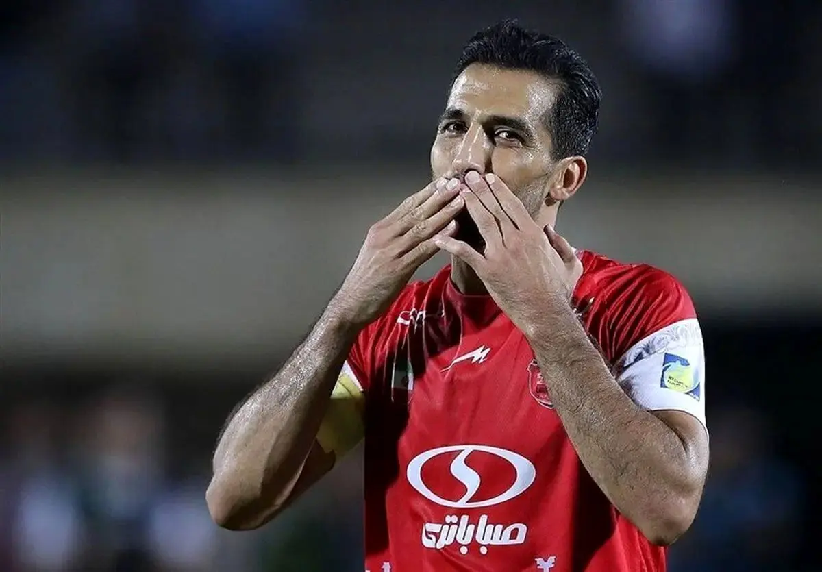 وحید امیری در پرسپولیس ماندنی شد؛ تمدید قرارداد کاپیتان باتجربه