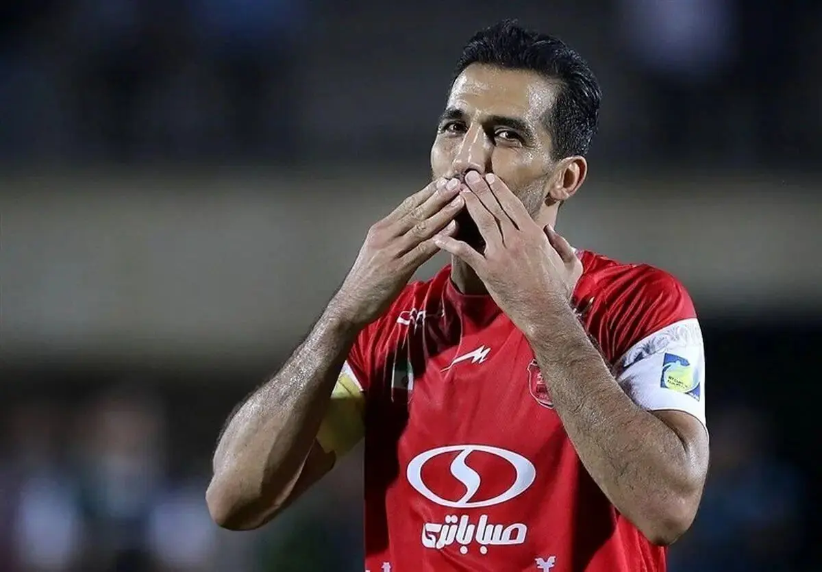 وحید امیری در پرسپولیس ماندنی شد؛ تمدید قرارداد کاپیتان باتجربه