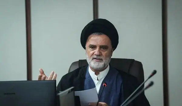 نبویان: درخواست مجوز ساخت بمب اتم را مطرح کردم