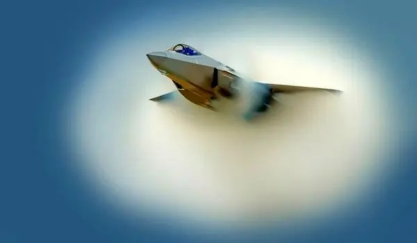 جنگنده‌ها چگونه دیوار صوتی می‌شکنند؟