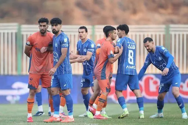 عکس جنجالی از داور بازی استقلال؛ پادیاب با یک «نشان» همه حرفش را زد!