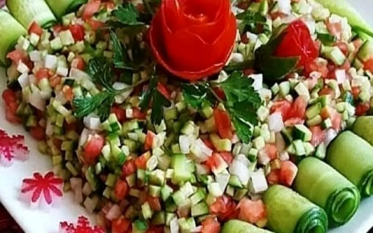 خوردن سالاد؛ قبل یا بعد از غذا؟