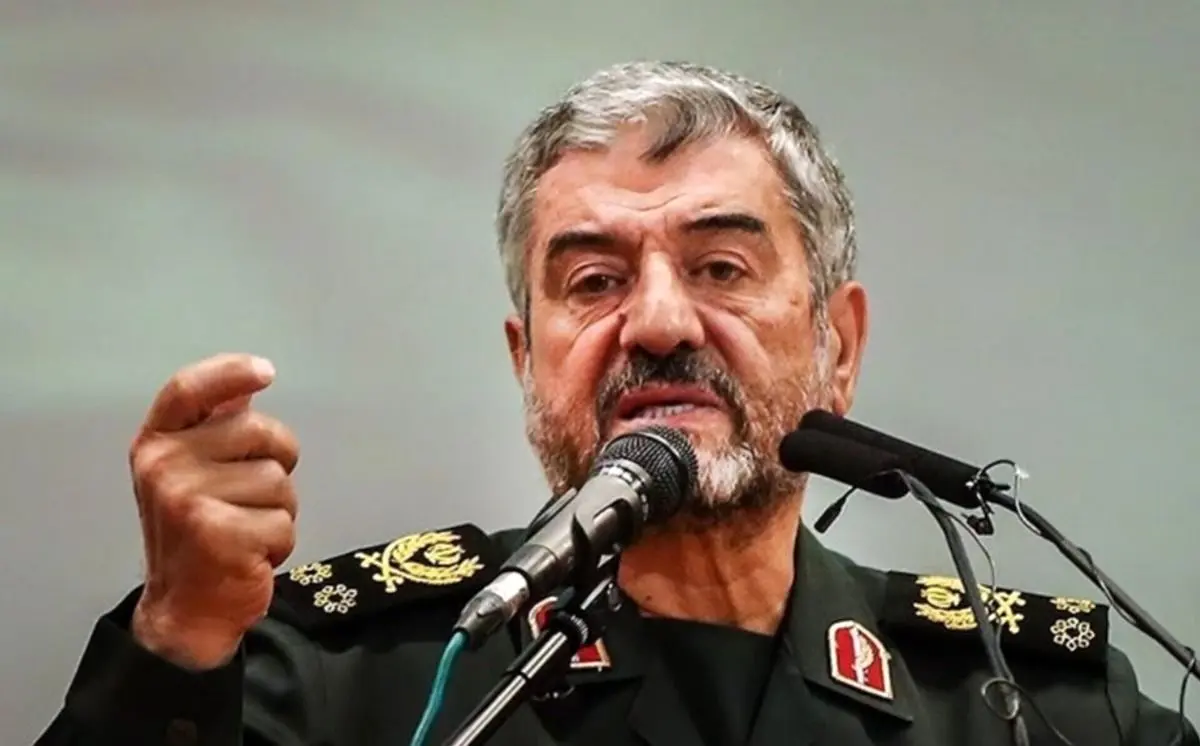 جدیدترین خبر از جنگ احتمالی ایران و امریکا | سرلشگر جعفری: ترامپ دیوانه و قمارباز فاسد است | ایران پاسخ سنگین و پشیمان‌کننده خواهد داد
