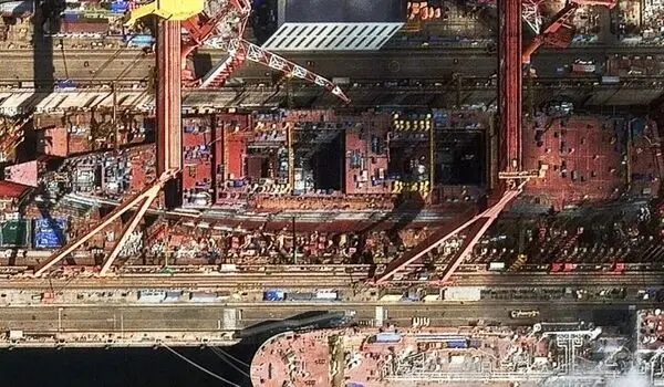 فوری | بزرگ‌ترین ناو هواپیمابر هسته‌ای جهان به حرکت درآمد
